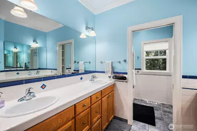 6030 Ann Arbor Avenue NE, Seattle, WA 98115 - Photo 22