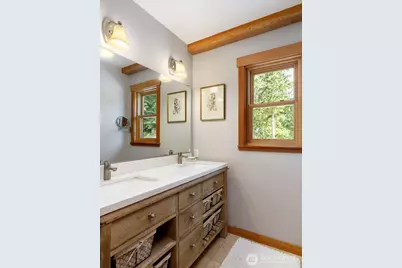 8015 Cultus Bay Road, Clinton, WA 98236 - Photo 22