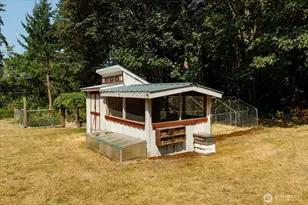 8015 Cultus Bay Rd, Clinton, WA 98236 - Photo 36