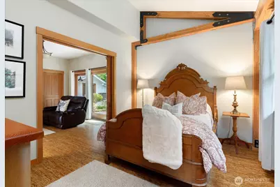8015 Cultus Bay Road, Clinton, WA 98236 - Photo 14