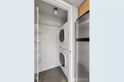 5901 Phinney Avenue N #304, Seattle, WA 98103 - Photo 12