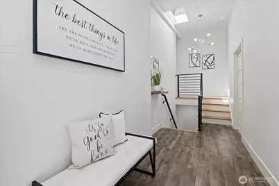 2752 NE 103rd Street, Seattle, WA 98125 - Photo 2