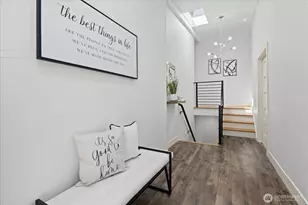 2752 NE 103rd St, Seattle, WA 98125 - Photo 2