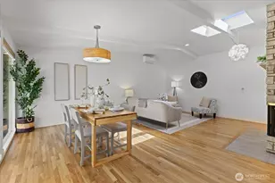 2752 NE 103rd St, Seattle, WA 98125 - Photo 4