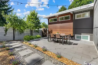 2752 NE 103rd Street, Seattle, WA 98125 - Photo 32