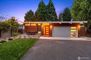 2752 NE 103rd St, Seattle, WA 98125 - Photo 1