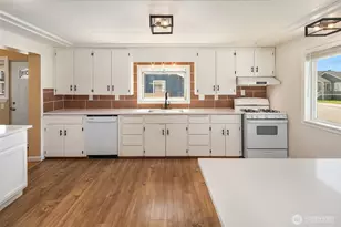 1747 Harding St, Enumclaw, WA 98022 - Photo 8