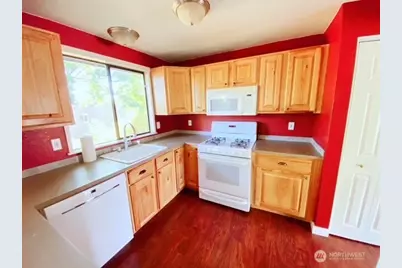 2216 179th Street SE, Bothell, WA 98012 - Photo 2