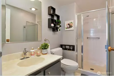 4540 8th Avenue NE #1605, Seattle, WA 98105 - Photo 20
