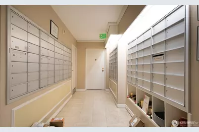 4540 8th Avenue NE #1605, Seattle, WA 98105 - Photo 34