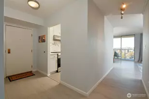 4540 8th Ave NE, Seattle, WA 98105 - Photo 2