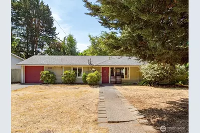 1331 N 121st Street, Seattle, WA 98133 - Photo 2