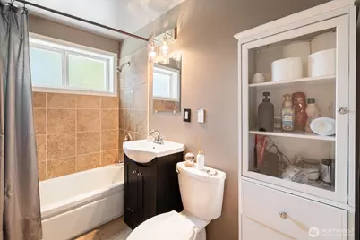 1331 N 121st Street, Seattle, WA 98133 - Photo 20