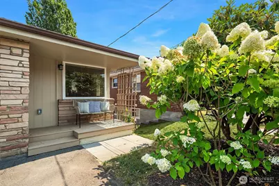 10022 11th Avenue NW, Seattle, WA 98177 - Photo 2