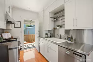 113 NE 60th St, Seattle, WA 98115 - Photo 10