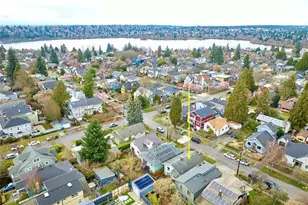 113 NE 60th St, Seattle, WA 98115 - Photo 36