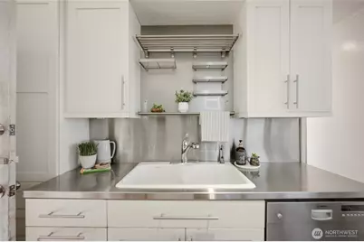113 NE 60th Street, Seattle, WA 98115 - Photo 12