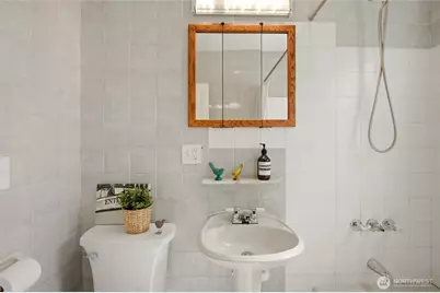 113 NE 60th Street, Seattle, WA 98115 - Photo 28