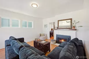 113 NE 60th St, Seattle, WA 98115 - Photo 6