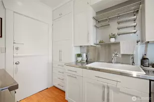 113 NE 60th St, Seattle, WA 98115 - Photo 16