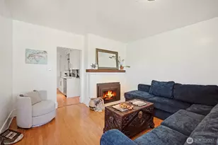 113 NE 60th St, Seattle, WA 98115 - Photo 4