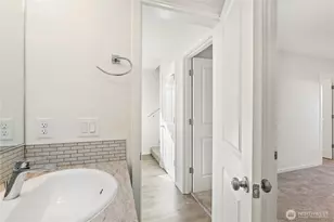 934 NW Highgarden Dr, Bremerton, WA 98311 - Photo 12