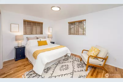 13734 Stone Avenue N, Seattle, WA 98133 - Photo 10