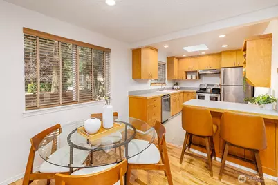 13734 Stone Avenue N, Seattle, WA 98133 - Photo 6