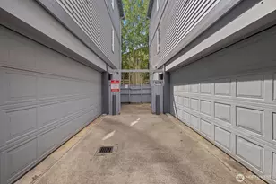 1131 N 93rd St, Seattle, WA 98103 - Photo 28