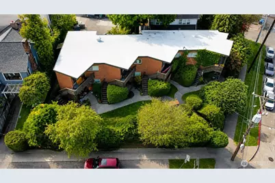 3261 Fuhrman Avenue E, Seattle, WA 98102 - Photo 2