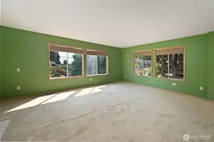 4407 30th Ave W, Seattle, WA 98199 - Photo 2