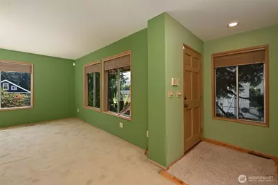 4407 30th Avenue W, Seattle, WA 98199 - Photo 4