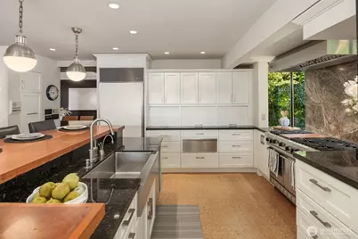 4889 Forest Avenue SE, Mercer Island, WA 98040 - Photo 10
