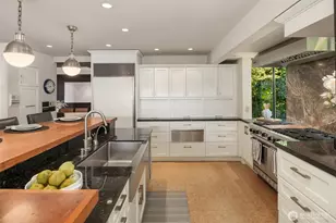 4889 Forest Ave SE, Mercer Island, WA 98040 - Photo 10