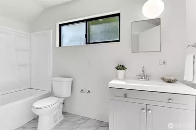 1915 Dexter Avenue N, Seattle, WA 98109 - Photo 22