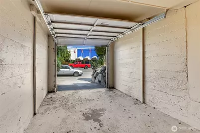 1915 Dexter Avenue N, Seattle, WA 98109 - Photo 28