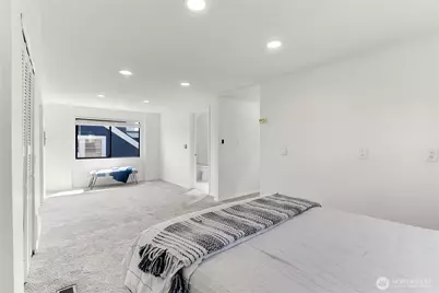 1915 Dexter Avenue N, Seattle, WA 98109 - Photo 16