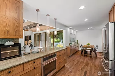 25007 SE Mirrormont Way, Issaquah, WA 98027 - Photo 12