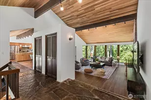 25007 SE Mirrormont Way, Issaquah, WA 98027 - Photo 4