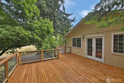 6255 Bayview Road, Clinton, WA 98236 - Photo 2