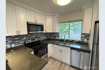 4802 180th Street SW #F202, Lynnwood, WA 98037 - Photo 2