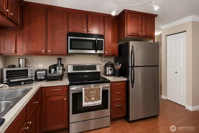 23417 16th Place S #B203, Des Moines, WA 98198 - Photo 4