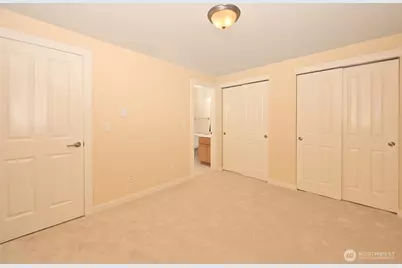 301 W Raye Street #106, Seattle, WA 98119 - Photo 16
