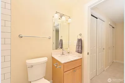 301 W Raye Street #106, Seattle, WA 98119 - Photo 22