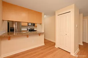 301 W Raye St, Seattle, WA 98119 - Photo 8