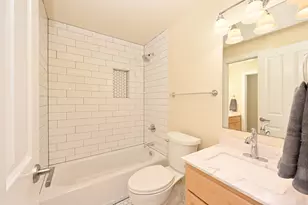 301 W Raye St, Seattle, WA 98119 - Photo 20