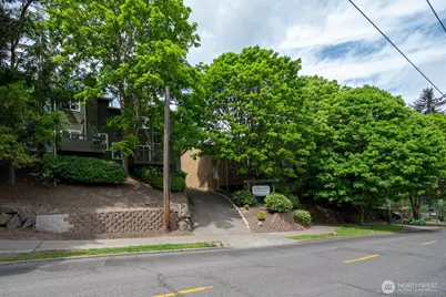 301 W Raye Street #106, Seattle, WA 98119 - Photo 30