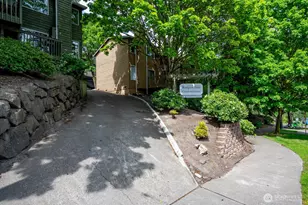 301 W Raye St, Seattle, WA 98119 - Photo 28