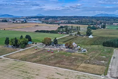 14417 Bradshaw Rd, Mount Vernon, WA 98273 - Photo 2