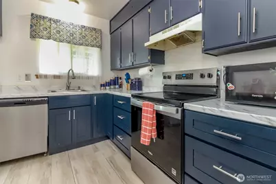2633 Lake Youngs Court SE, Renton, WA 98058 - Photo 6